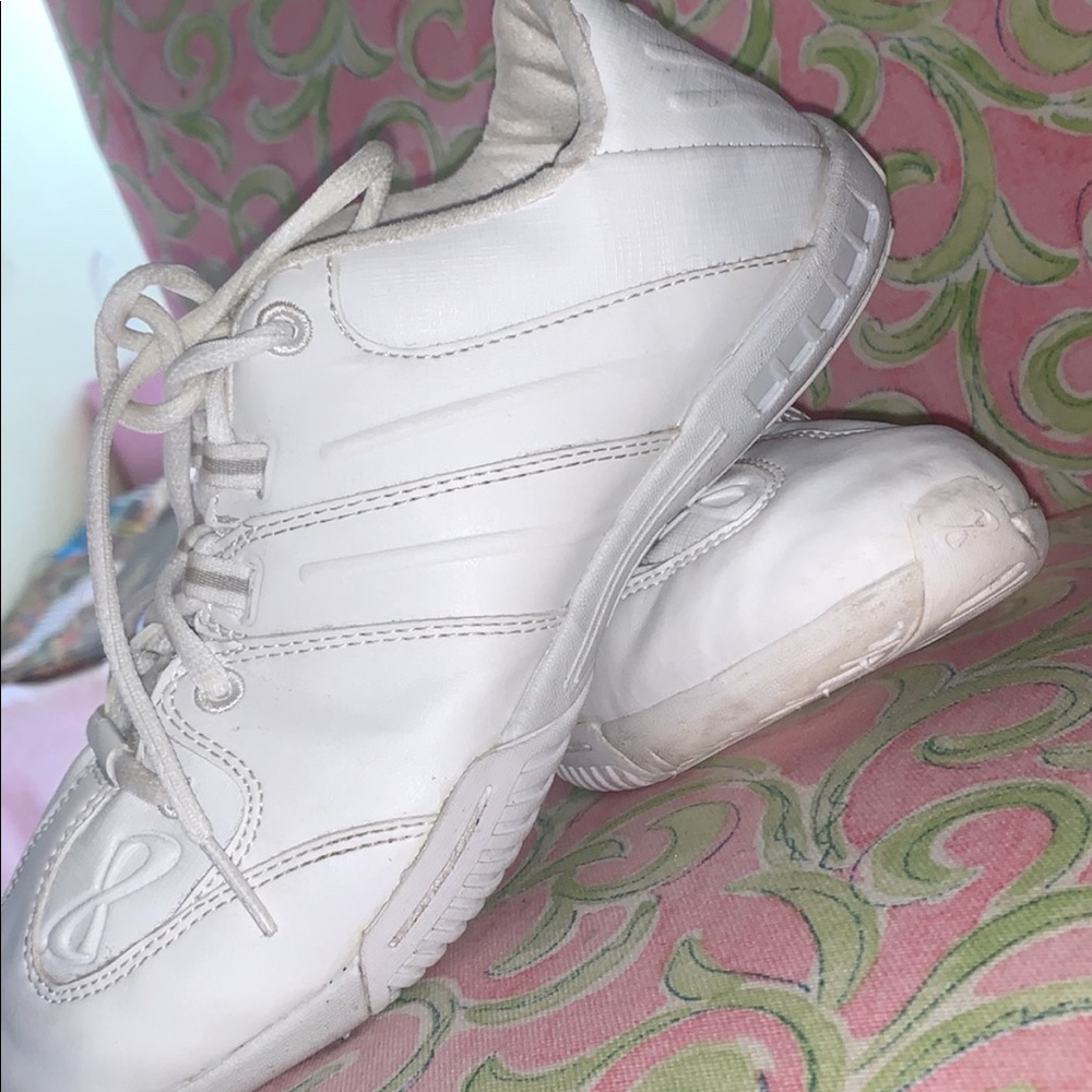 infinity cheerleading shoes